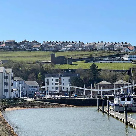 Spacious Harbourside 2bed With Sea Views Whitehaven
