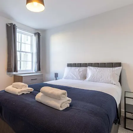 Daire Spacious Harbourside 2bed With Sea Views *