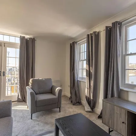 Spacious Harbourside 2bed With Sea Views Daire *
