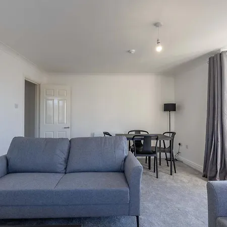 Spacious Harbourside 2bed With Sea Views
