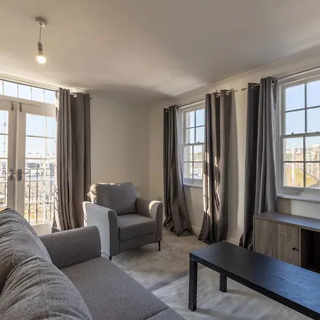 Spacious Harbourside 2bed With Sea Views Daire *